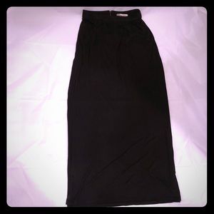NWOT Love21 black double slit maxi skirt